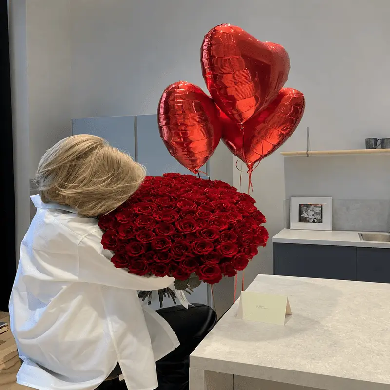 Customer photo of Red roses